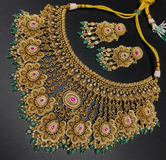 ANTIK HEAVY CHOCKER