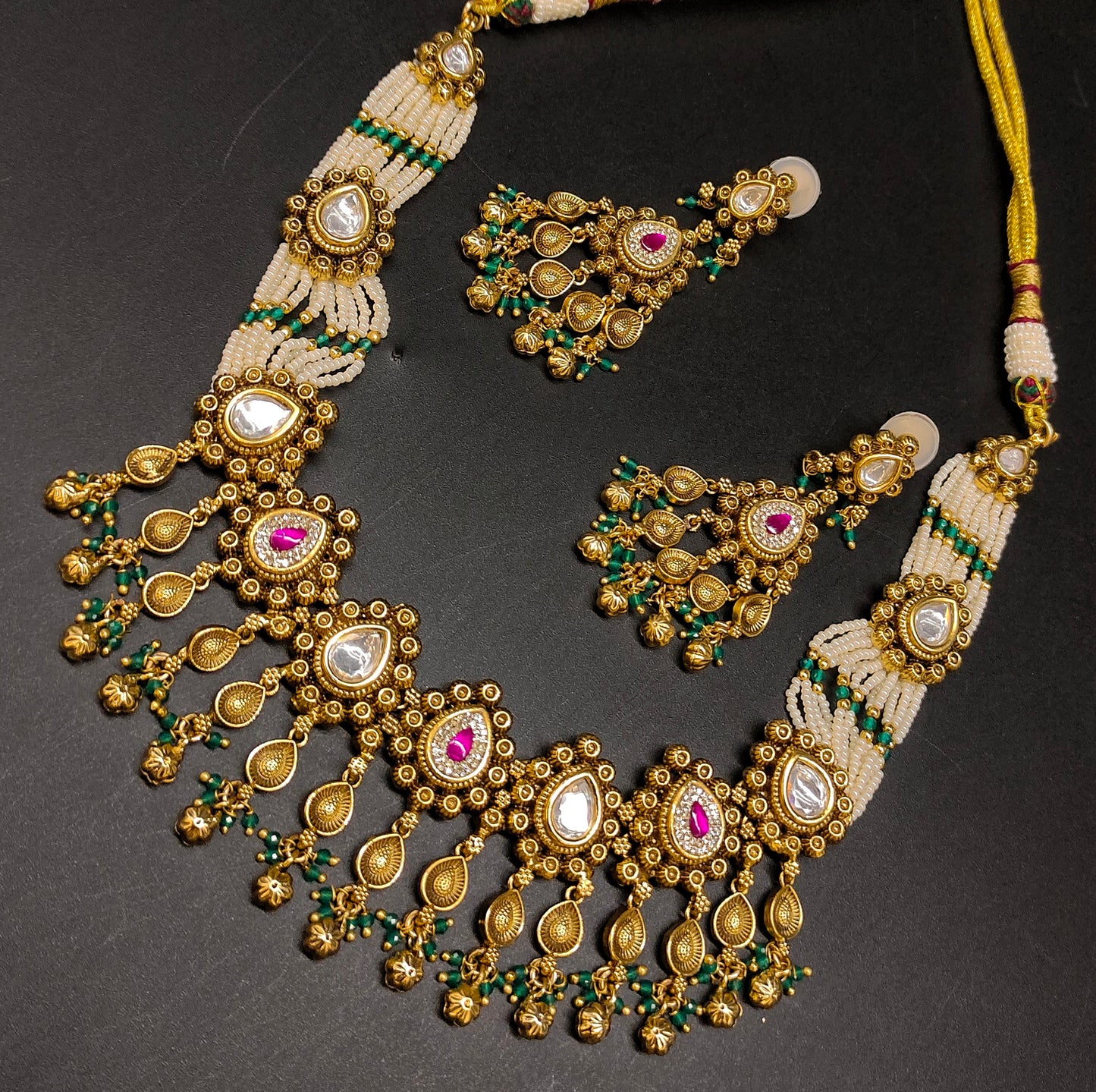 MOTI CHOCKER