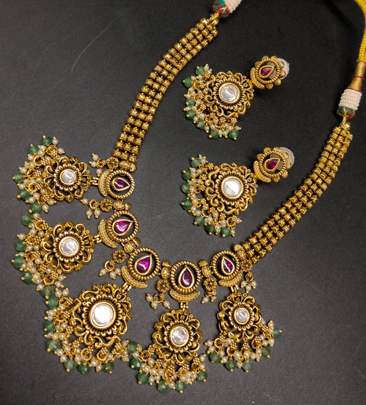 ANTIK NECKSET