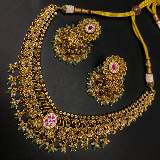 ANTIK NECKSET