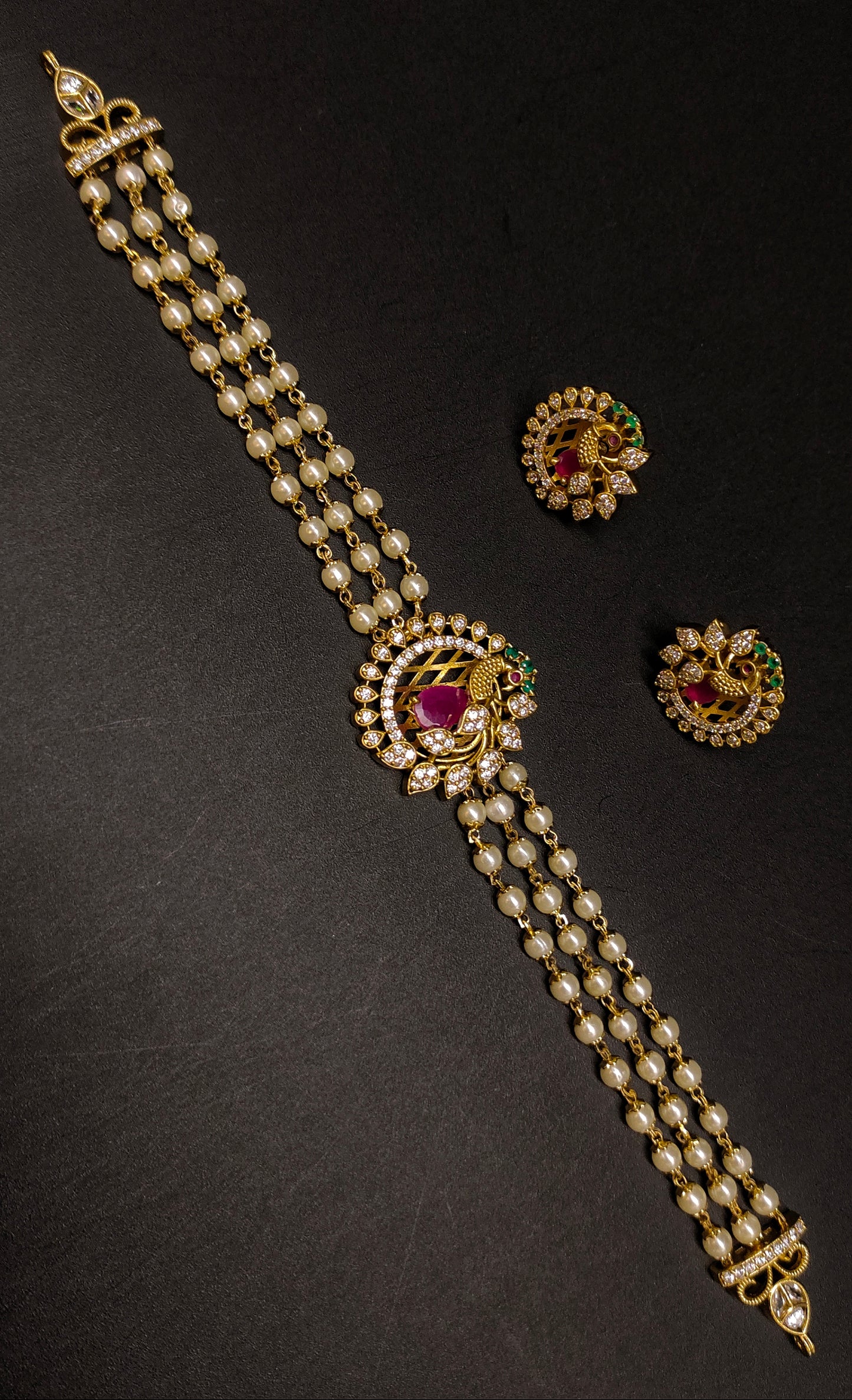MOTI CHOCKER