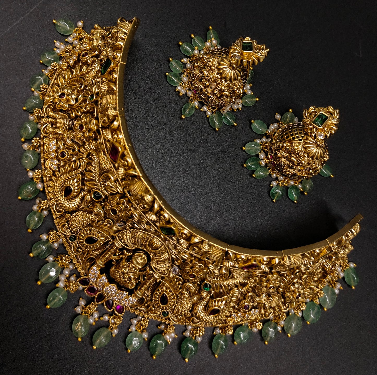 NAKSHI CHOCKER