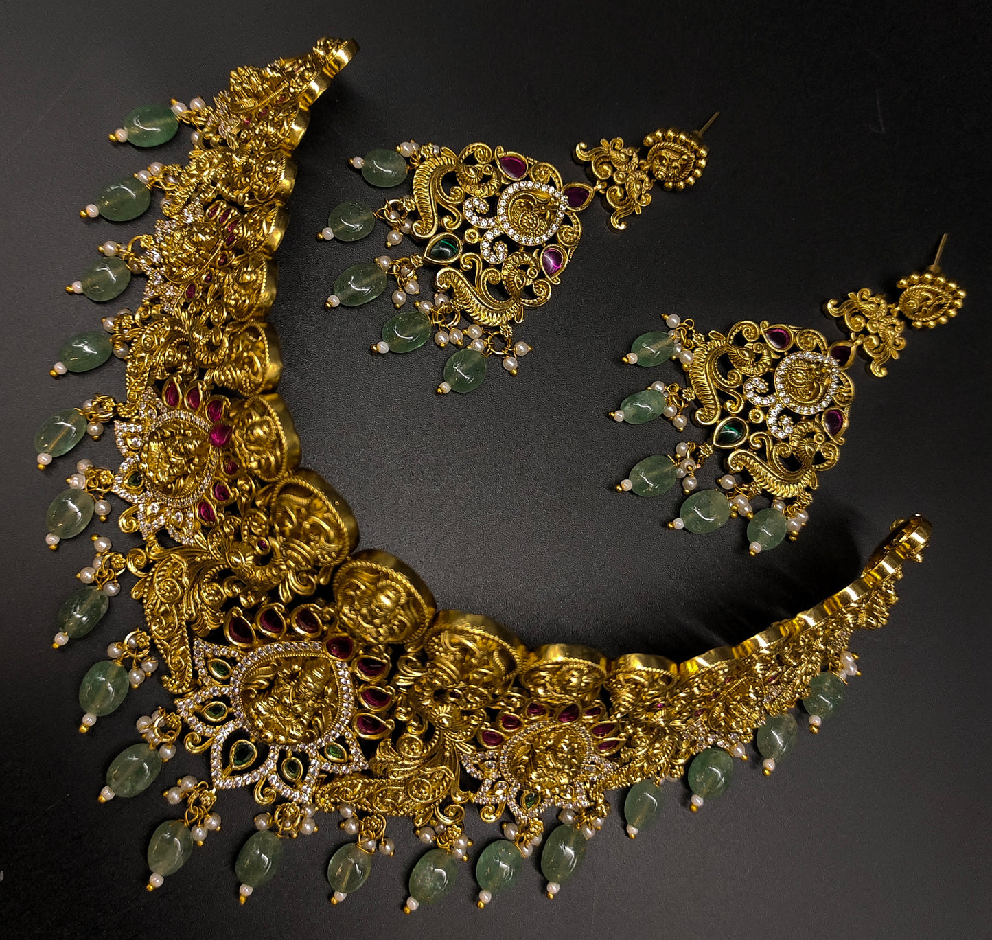 NAKSHI CHOCKER