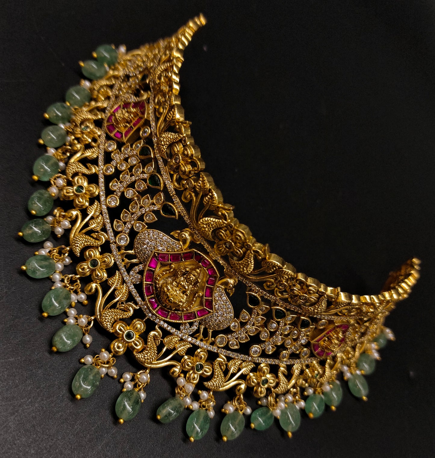 NAKSHI CHOCKER