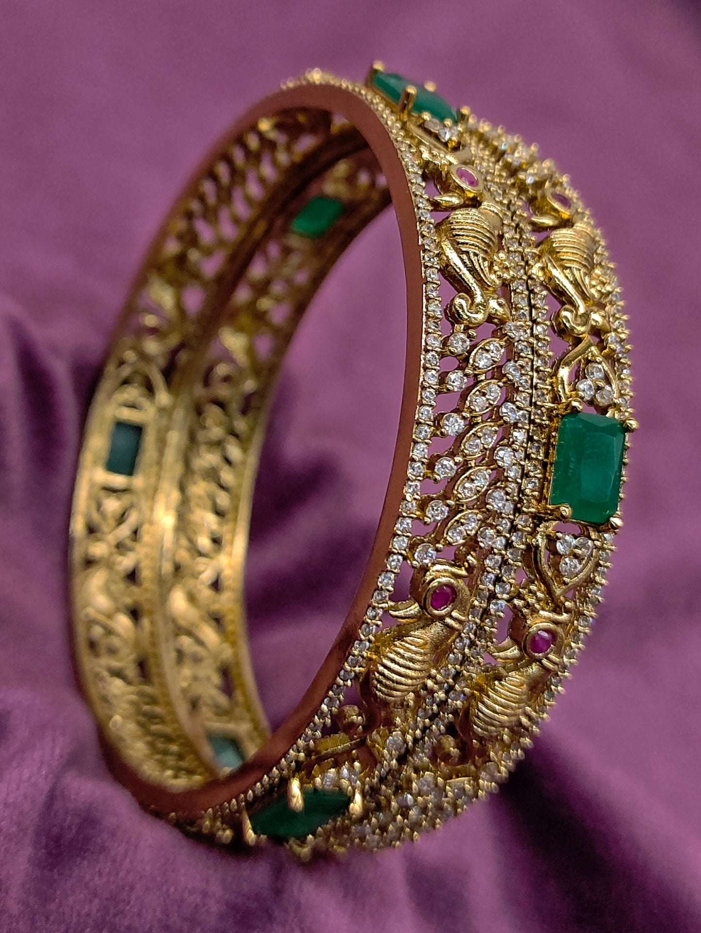 BANGLES