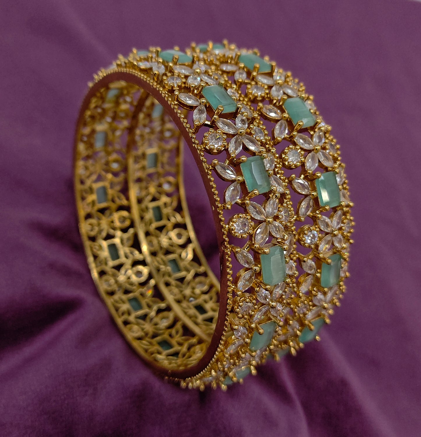BANGLES