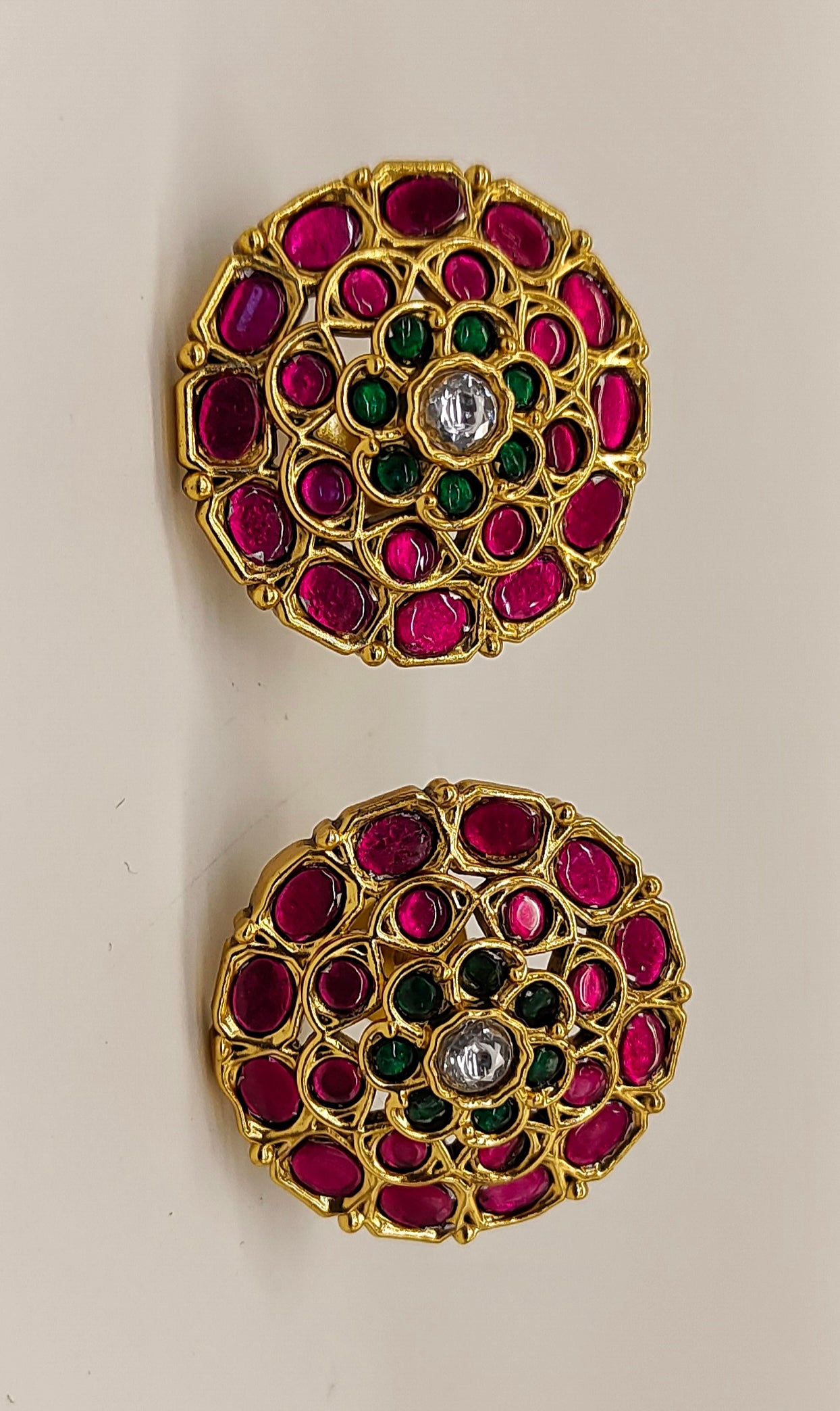 JADAU STUDS