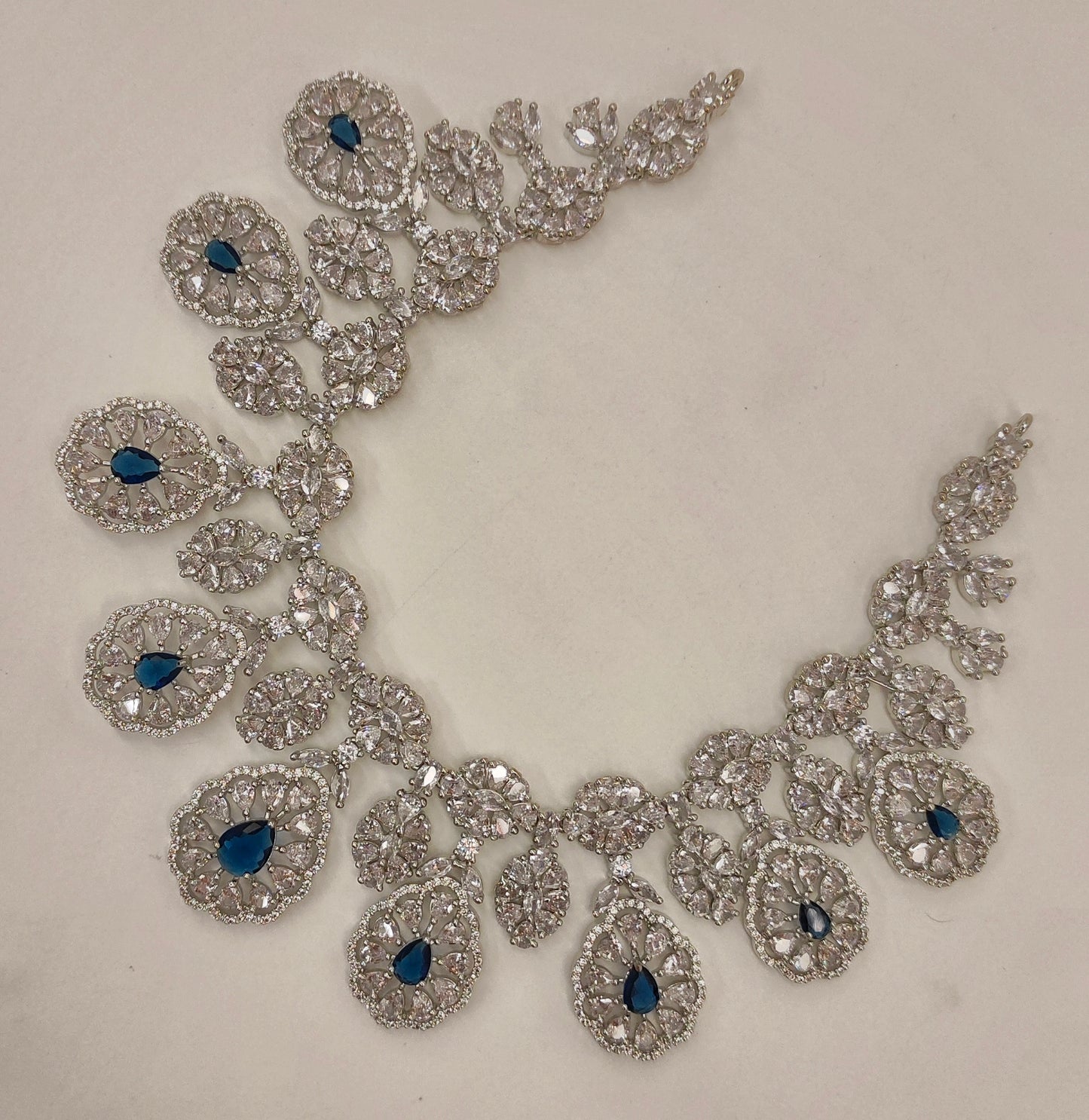 SILVER NECKSET