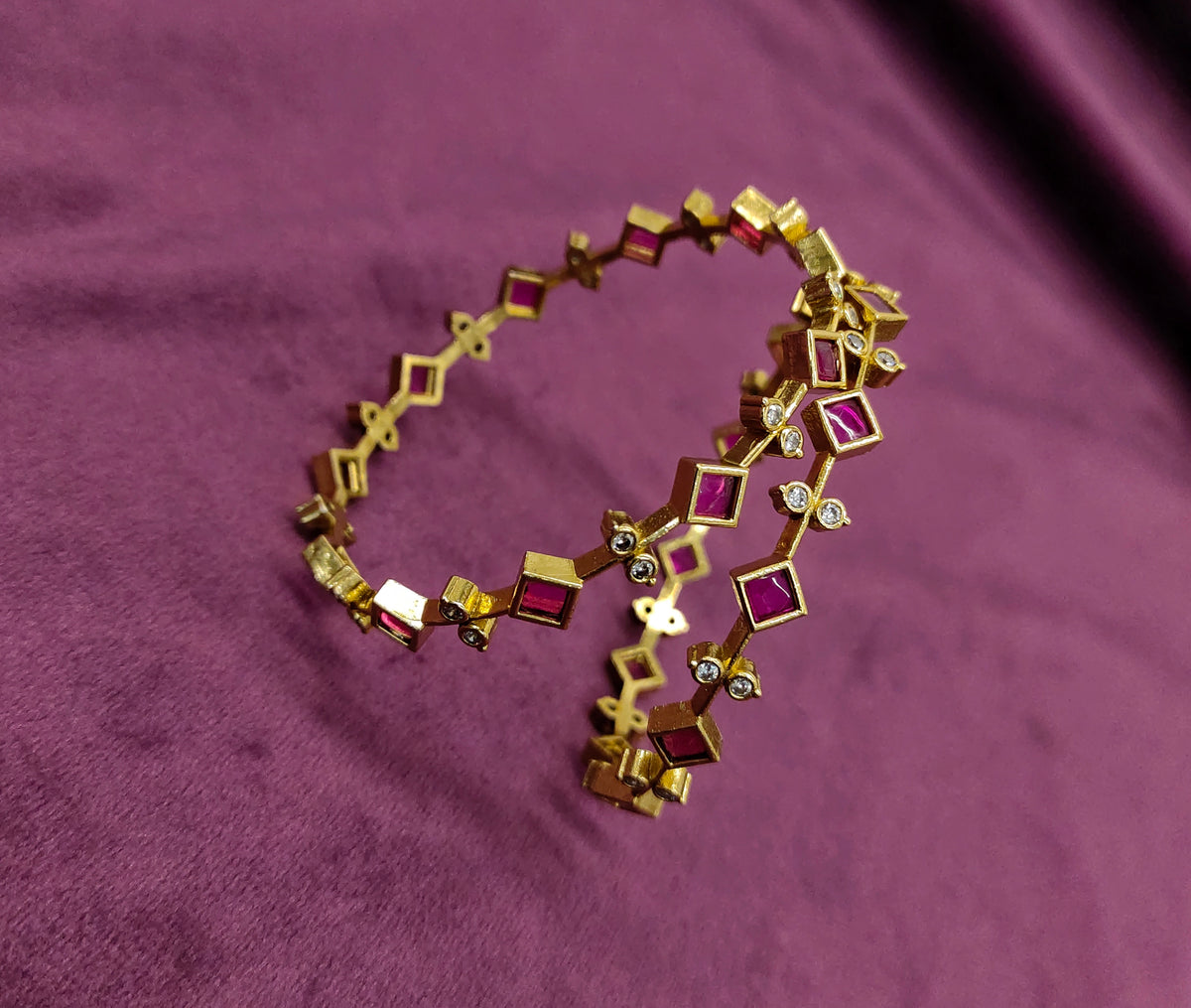 BANGLES