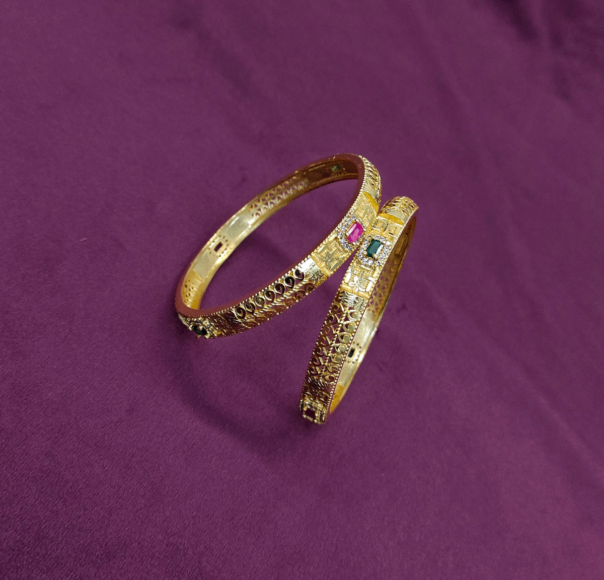 BANGLES