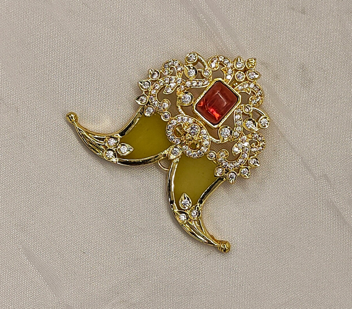 PULIGORU LOCKET