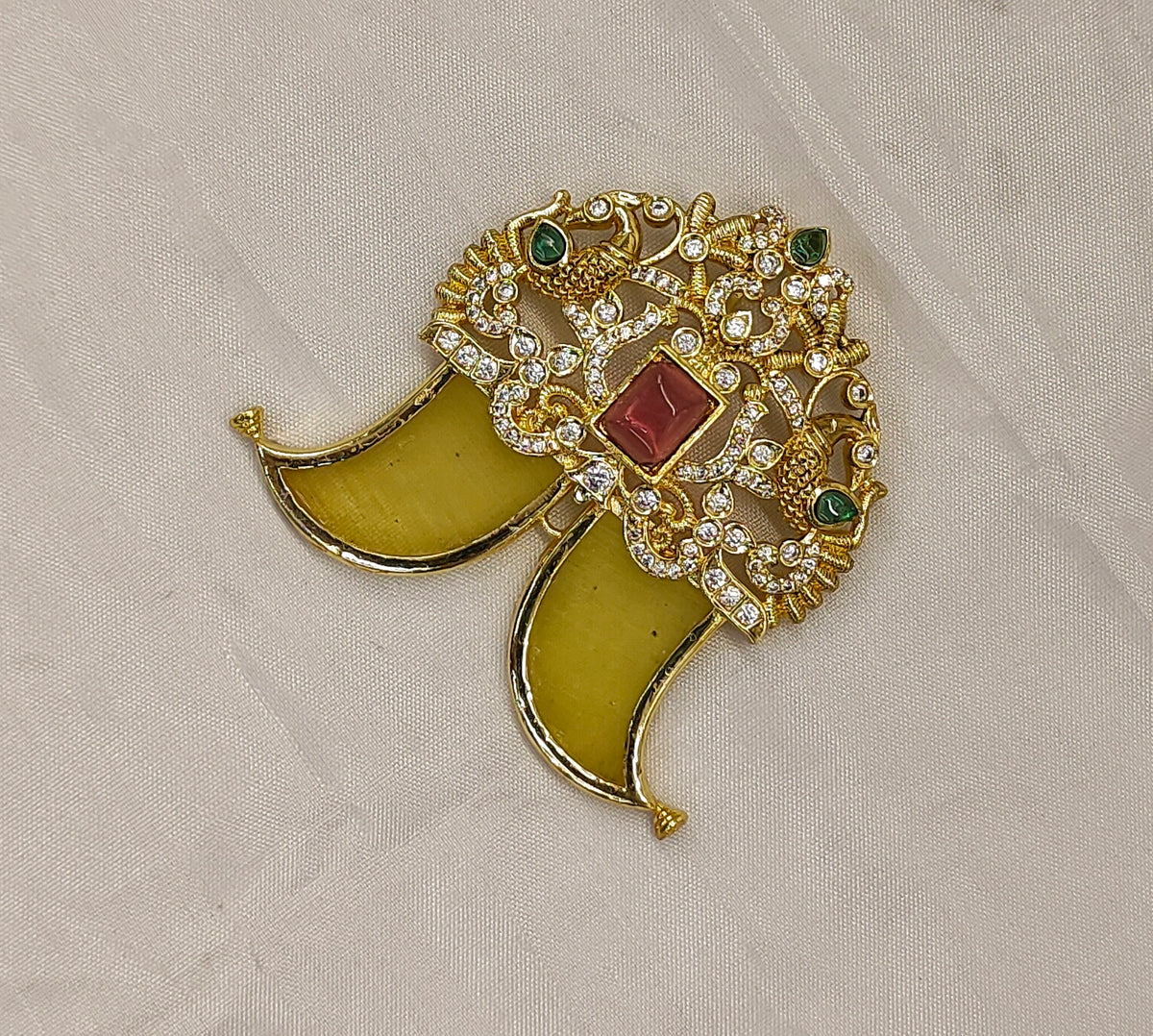 PULIGORU LOCKET