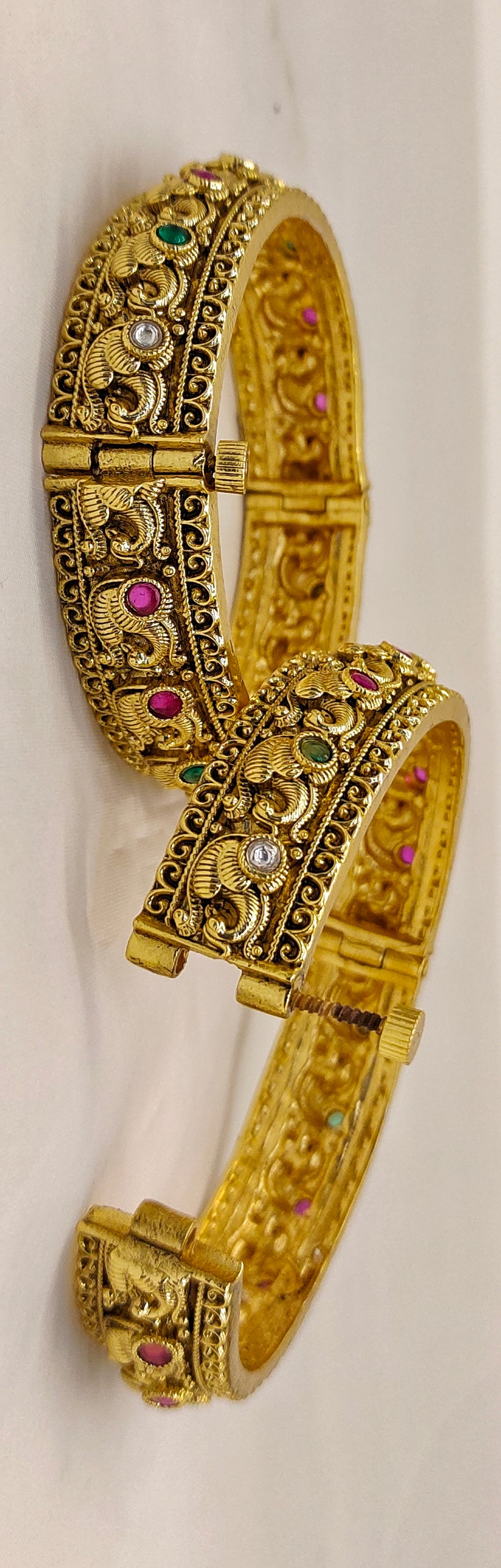 NAKSHI SCREW BANGLES