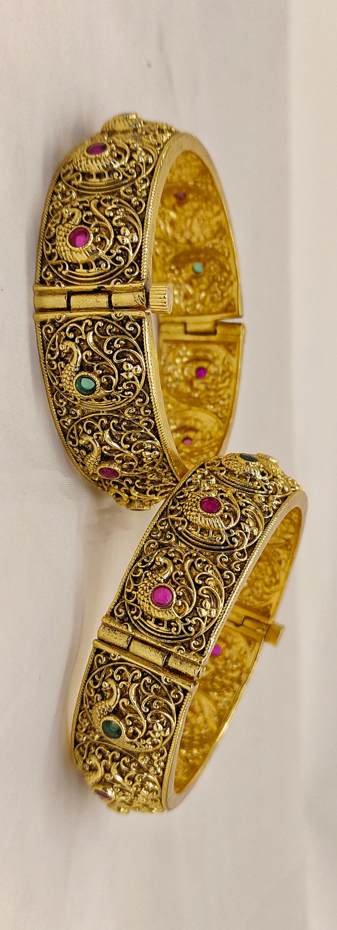 NAKSHI SCREW BANGLES