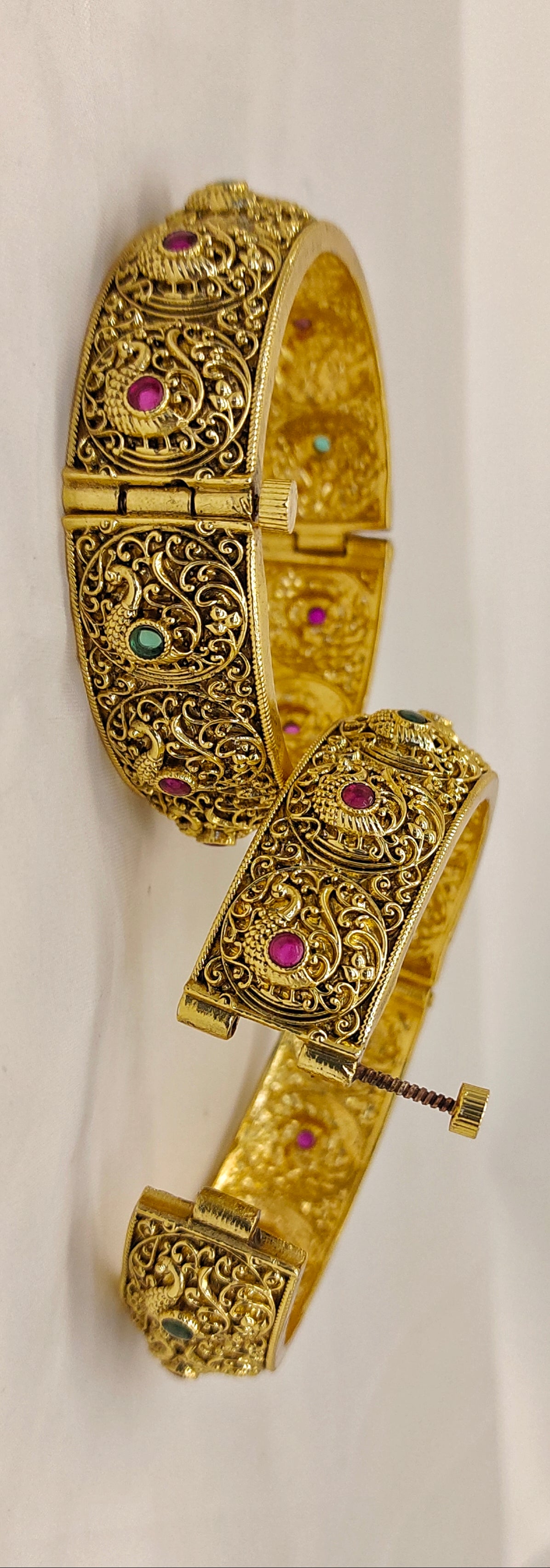 NAKSHI SCREW BANGLES