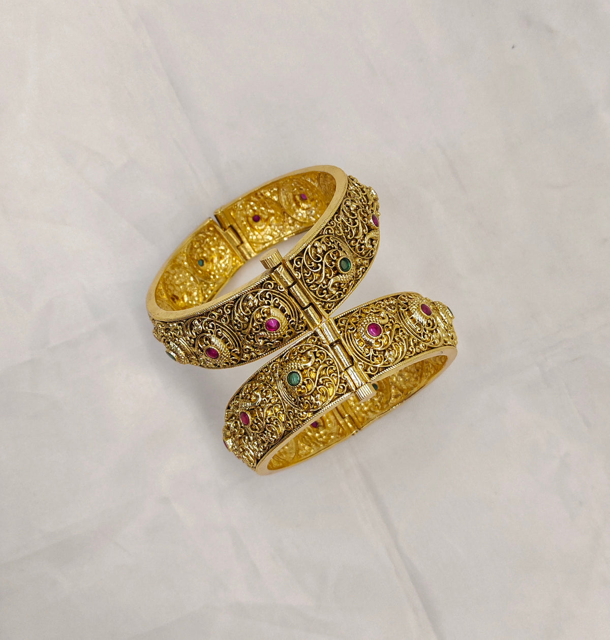 NAKSHI SCREW BANGLES