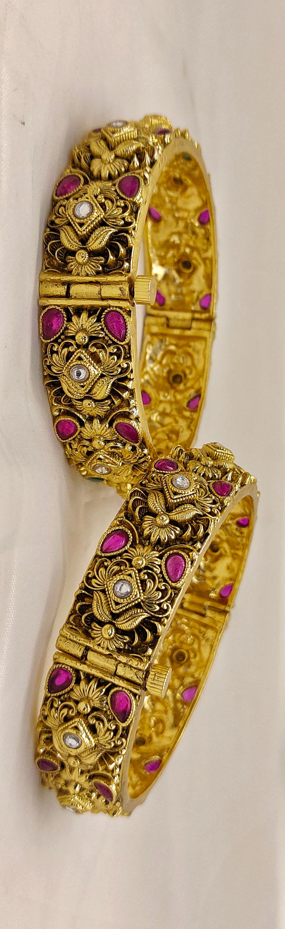 NAKSHI SCREW BANGLES