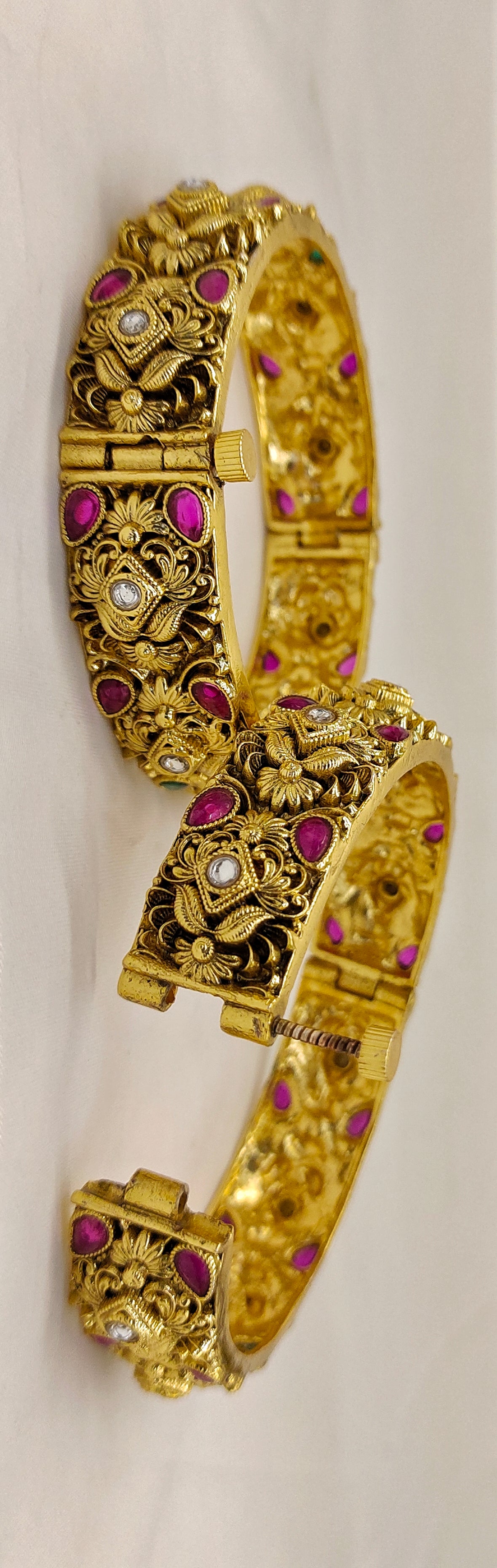 NAKSHI SCREW BANGLES