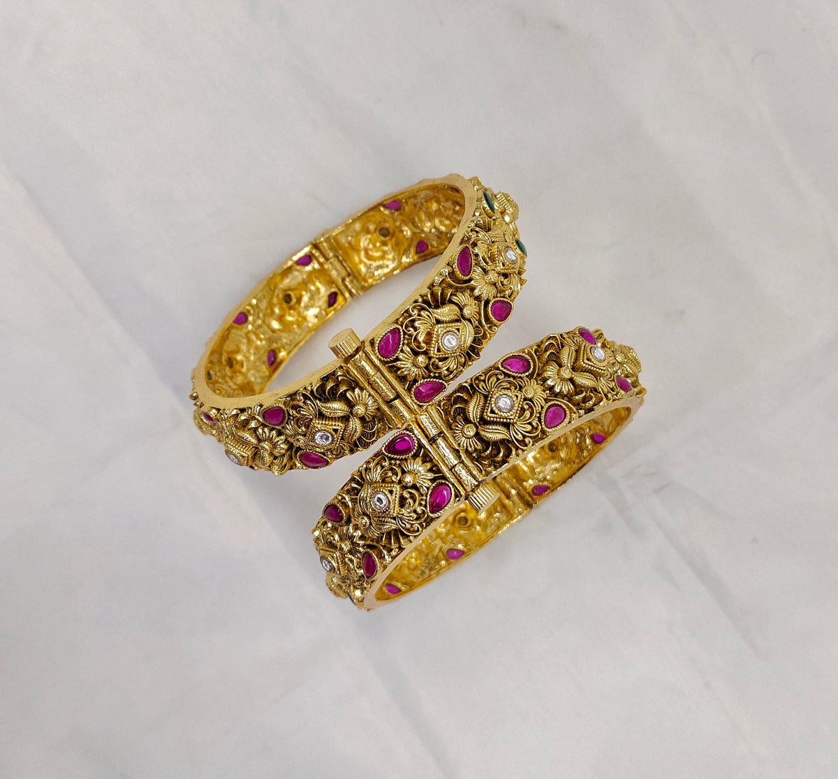 NAKSHI SCREW BANGLES