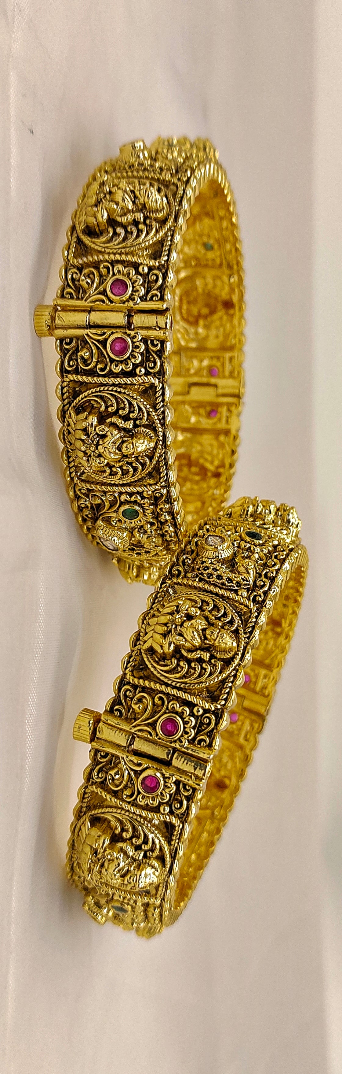 NAKSHI SCREW BANGLES