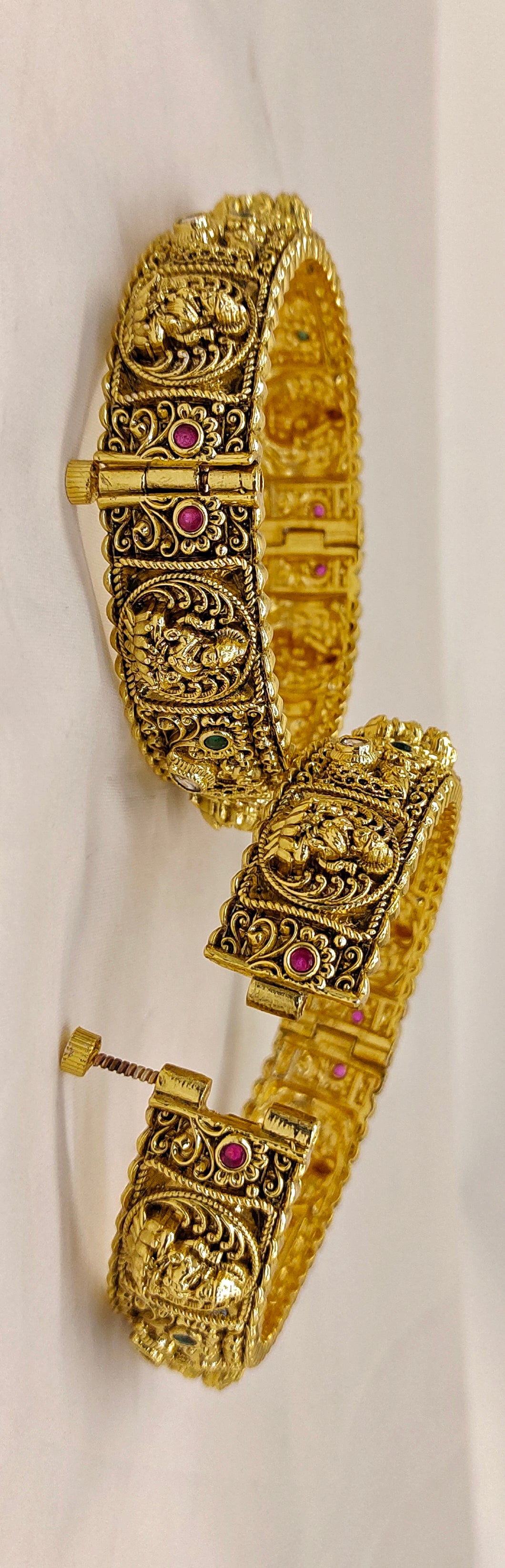 NAKSHI SCREW BANGLES