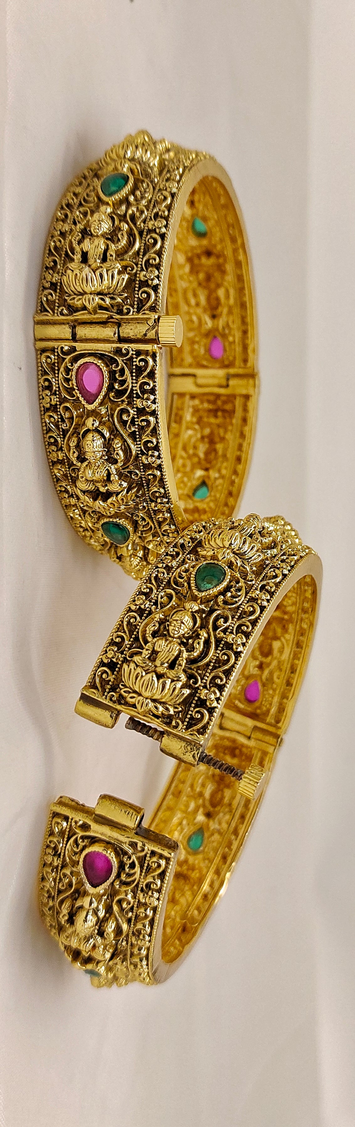 NAKSHI SCREW BANGLES