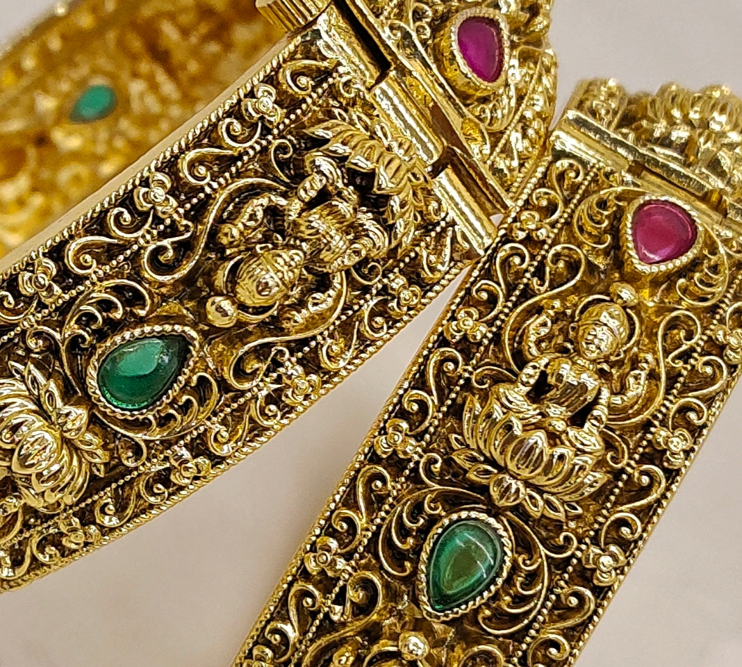 NAKSHI SCREW BANGLES