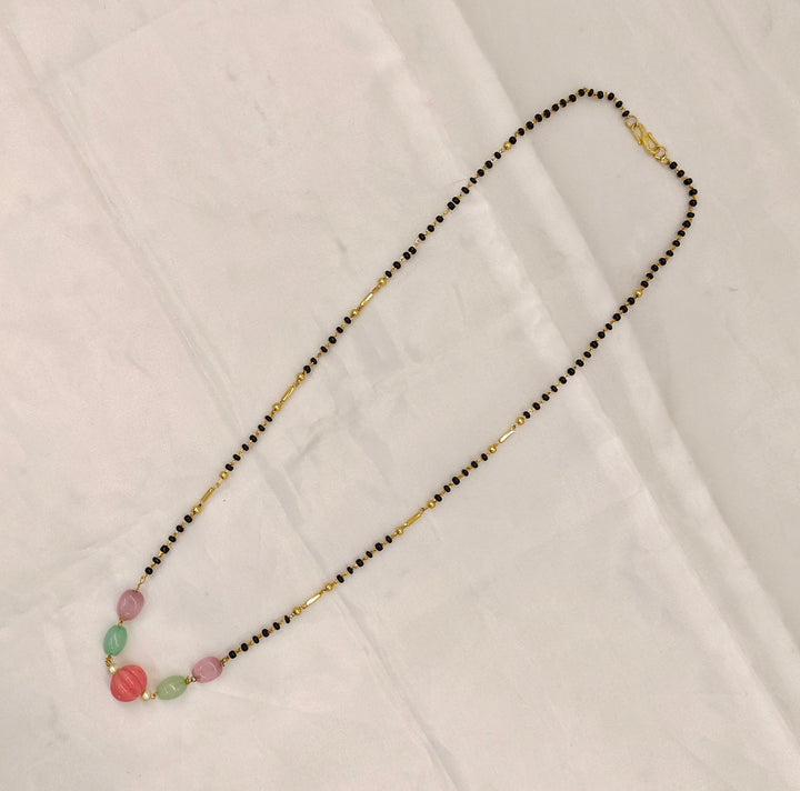 BLACK BEADS SHORT
