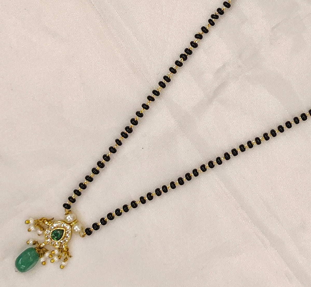 BLACK BEADS SHORT
