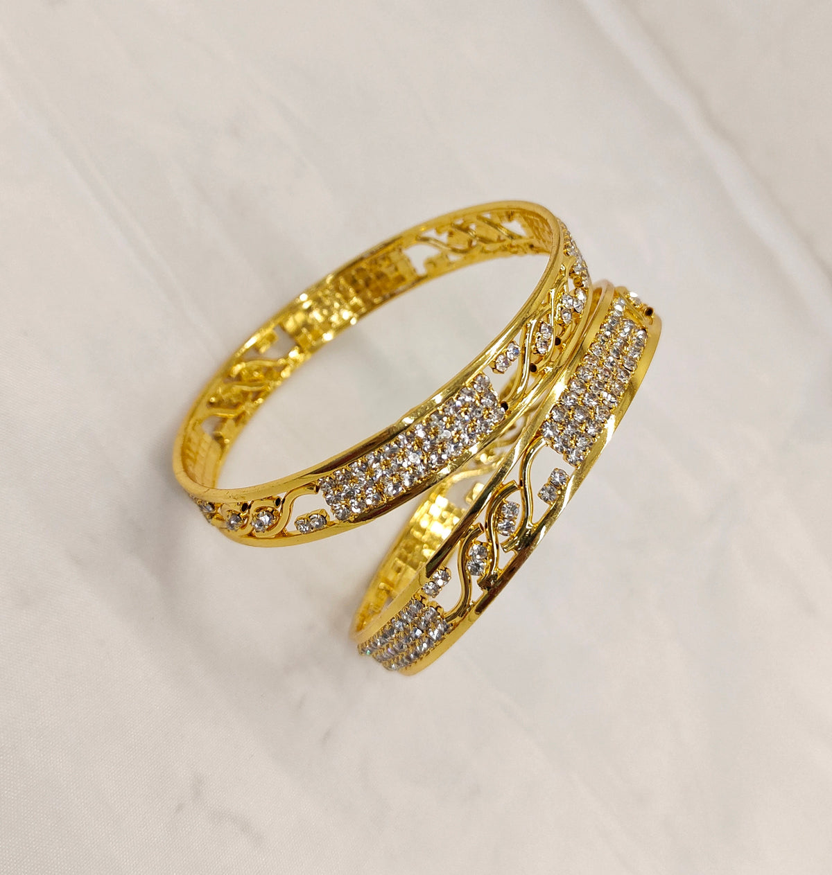 BANGLES