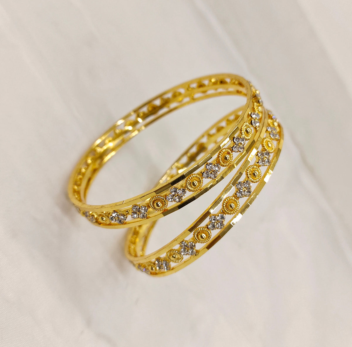 BANGLES