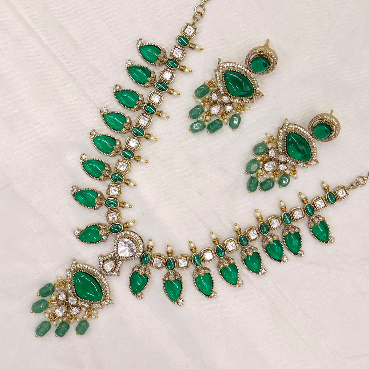 VICTORIAN MOISSANITE KUNDAN NECKSET