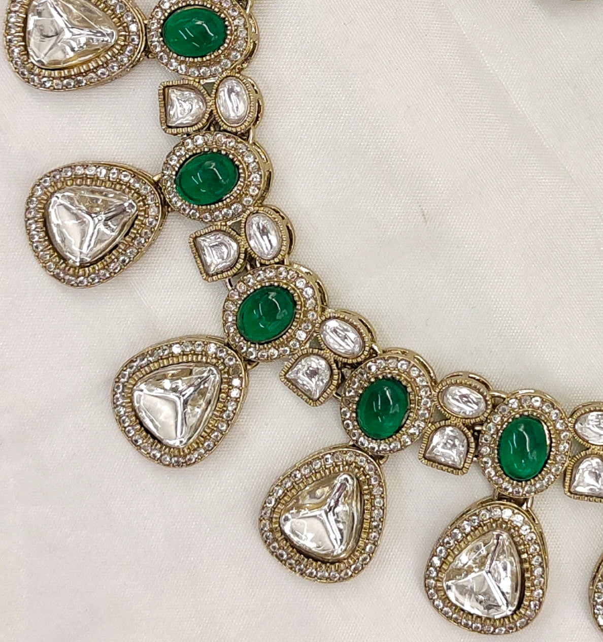 VICTORIAN MOISSANITE KUNDAN NECKSET