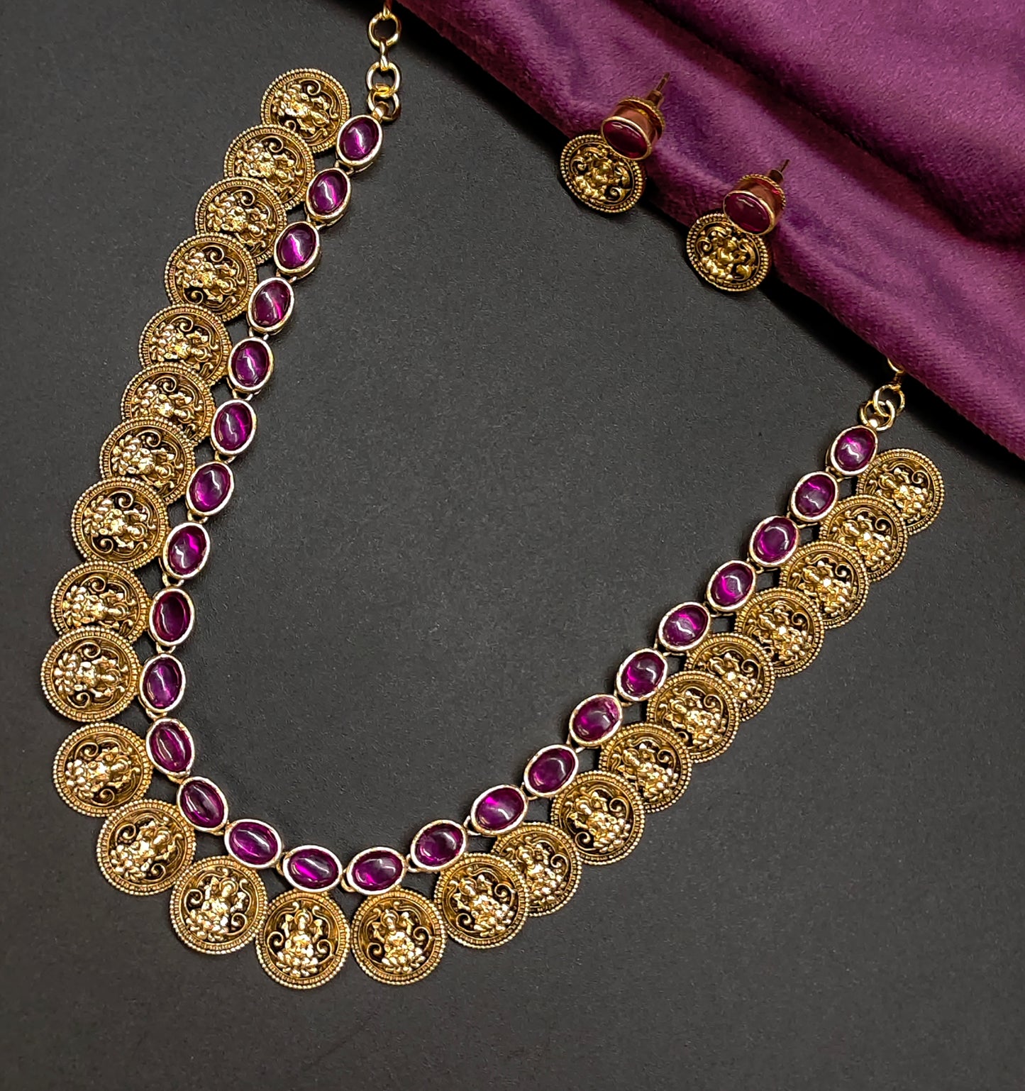 kasulu Nakshi Neckset